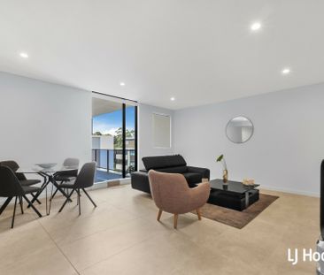 Beautiful Apartment - Short Walk to Schofields Station! - Photo 1