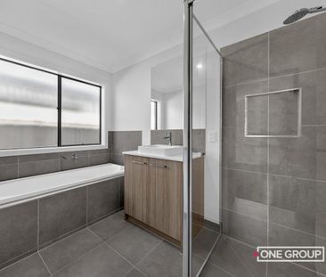 MODERN 4-BEDROOM HOME! - Photo 6