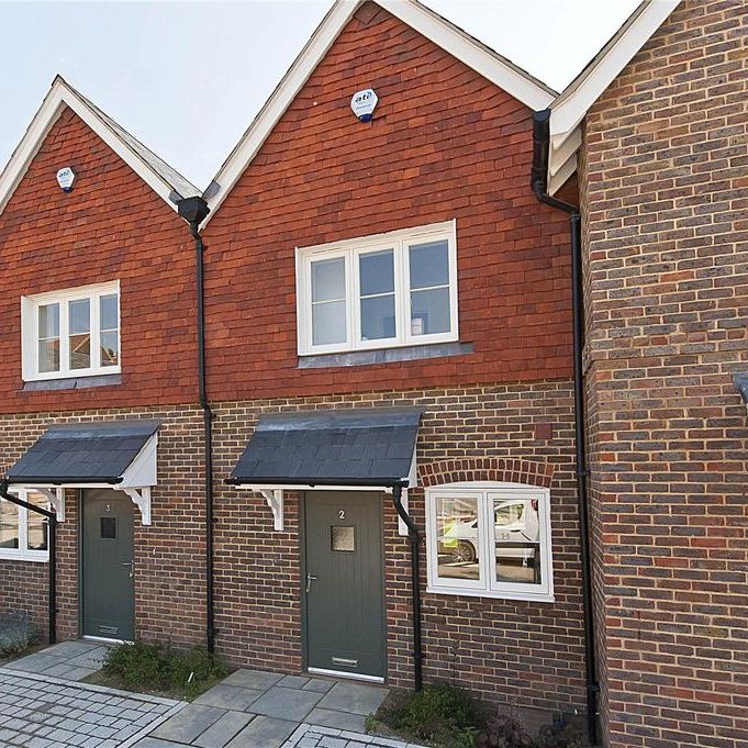 2 bedroom terraced house to rent - Photo 1