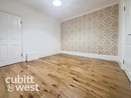 4 bedroom detached house to rent - Photo 5