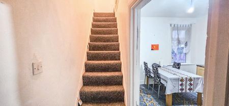4 bedroom terraced house to rent - Photo 2