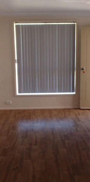 Single level home with 3 bedrooms - Photo 1