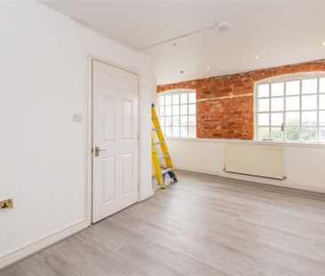 3 bed Apartment To Let - Photo 1