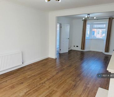 3 bedroom terraced house to rent - Photo 5
