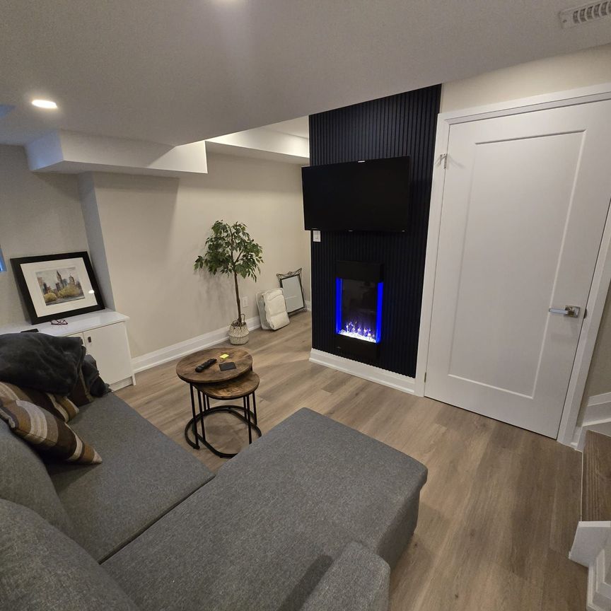 For Lease - 1412 Rose Way Unit# Bsmt., Milton, Ontario - Photo 1