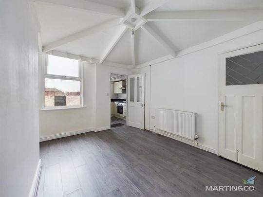 2 bedroom terraced house to rent - Photo 1