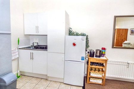 Whitley Road, WHITLEY BAY, Whitley Bay, Tyne and Wear, NE26 2ET - Photo 3