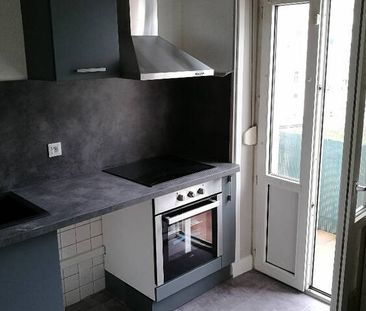 A LOUER 2 PIECES AVEC CUISINE EQUIPEE A 5 MINUTES DE LA GARE - Photo 6