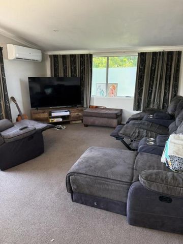 Quality Townhouse in Hamilton East - Photo 4