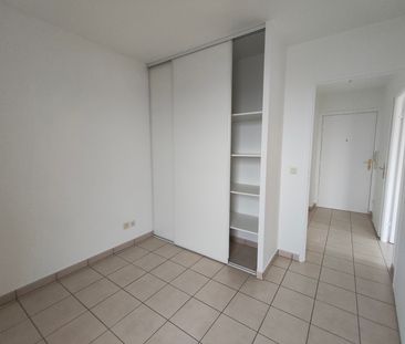 Location Appartement 2 pièces 38m² SAVIGNY LE TEMPLE 77176 - Photo 2