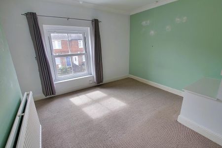 2 bedroom terraced house to rent - Photo 4