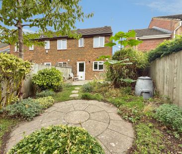 2 bedroom semi-detached house to rent - Photo 6