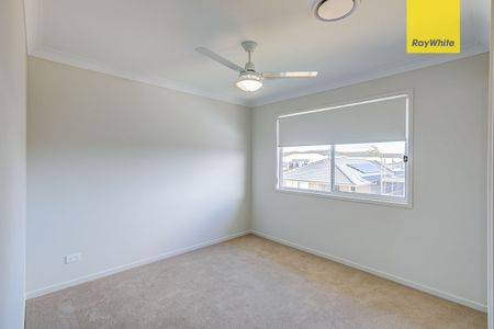 Stunning high-set residence - Photo 3