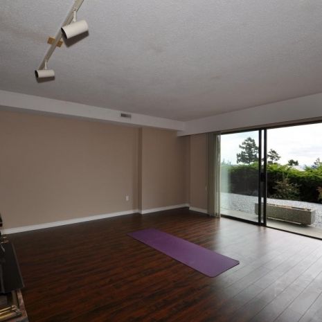House in West Vancouver, BC - Photo 1