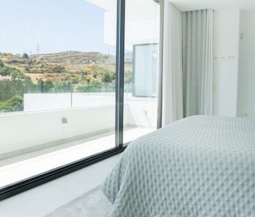 Luxury Villa for rent in Benahavís, Andalusia - Photo 3