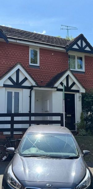 Eyston Drive, Weybridge, Surrey, KT13 - Photo 2