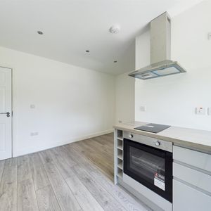 Chapel Hill, Morley, Leeds - Photo 2