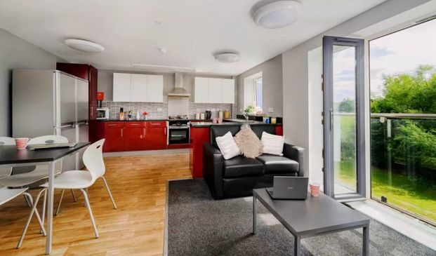 Room in a Shared Flat, Cadnam Close, B17 - Photo 1