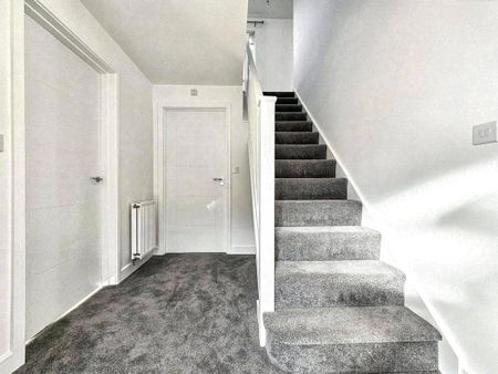 2 bedroom terraced house to rent - Photo 4