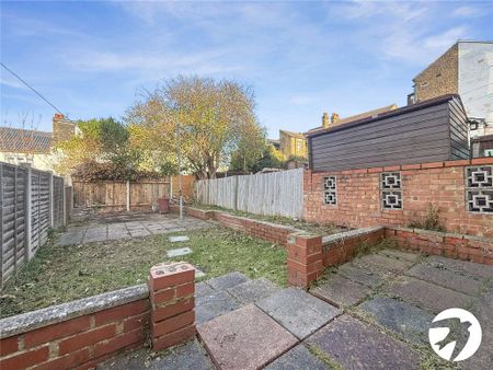 2 bedroom terraced house to rent - Photo 2