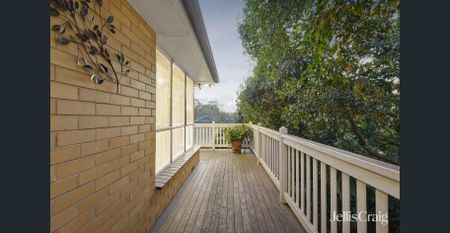 Perfectly Positioned in the Heart of Eltham - Photo 3