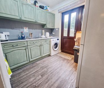 3 bedroom semi-detached house to rent - Photo 6