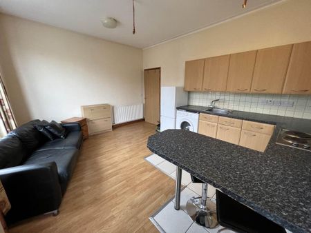 1 bedroom flat to rent - Photo 2