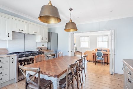 3 bedroom apartment to rent - Photo 2