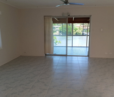 2 Binda Place, Bundall, QLD - Photo 1