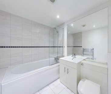 1 bedroom ground floor flat to rent - Photo 4