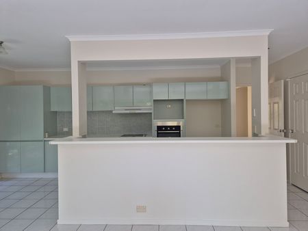 FRESHLY RENOVATED FAMILY FRIENDLY THREE BEDROOM HOME IN SORT AFTER AREA OF ROBINA - Photo 2
