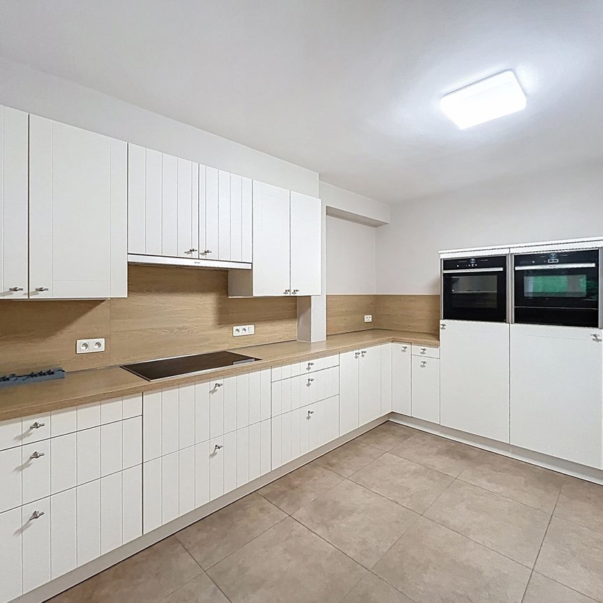 Prachtig appartement met drie slaapkamers in centrum Dilbeek - Photo 1