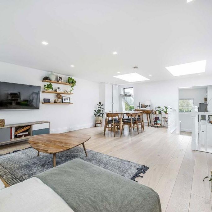 3 bedroom flat to rent - Photo 1