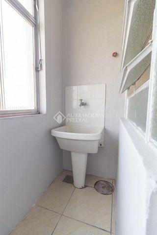 Apartamento com 2 quartos e 63m² para alugar em Cristal, Porto Alegre. - Photo 4