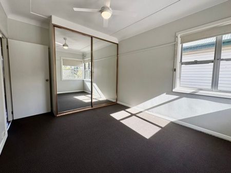 18 Tiral Street, Charlestown - Photo 2