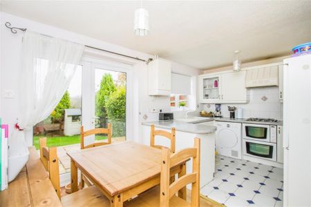 2 bedroom terraced house to rent - Photo 4