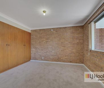 "Freshly Updated Unit" - Photo 2