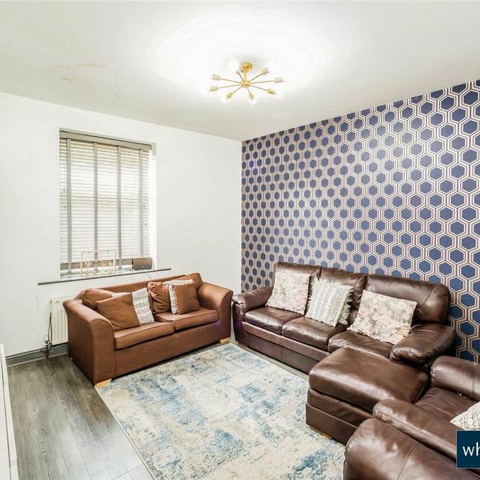 3 bedroom end of terrace house to rent - Photo 1