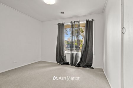 24 Berberis Crescent, Frankston, VIC 3199 - Photo 3