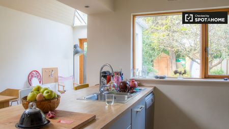 Beautiful room in shared apartment in Clontarf, Dublin - Photo 5