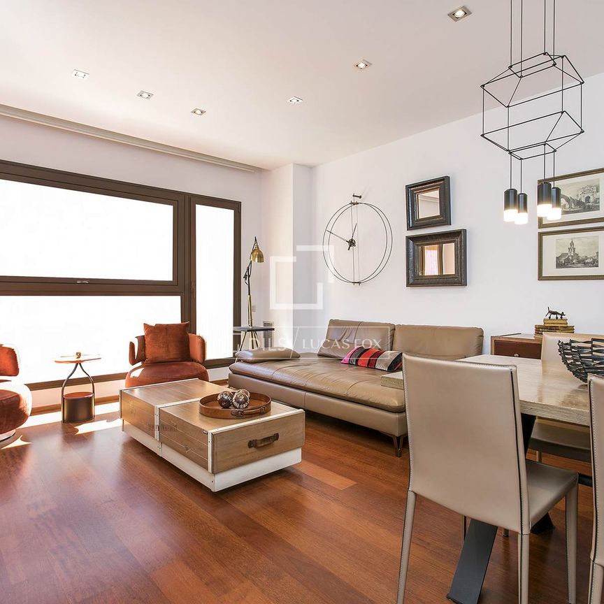 Temporary Leasure Rent of furnished 2-bedroom apartment for rent in Eixample Left, next to Rambla Catalunya - Photo 1