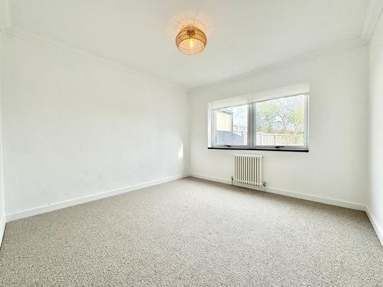 4 bedroom bungalow to rent - Photo 1