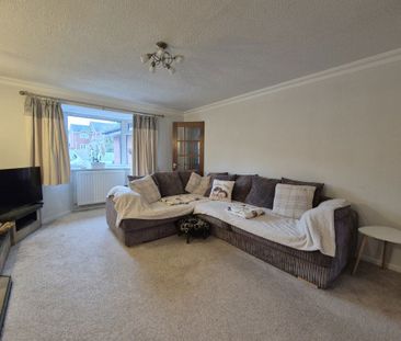 Meadowcroft, West Hagley, DY9 - Photo 2