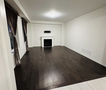 For Lease - 5 Bluebird Boulevard, Adjala-Tosorontio, Ontario - Photo 3