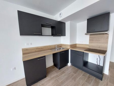 location Appartement T4 DE 84.4m² À POITIERS - Photo 5