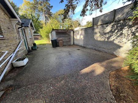 3 bedroom detached house to rent - Photo 4