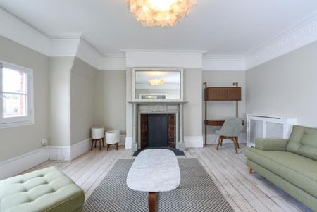 4 bedroom flat to rent - Photo 2