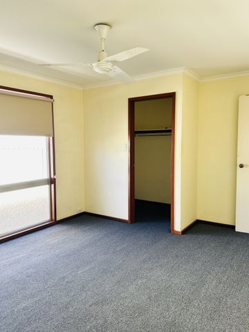 COSY AND NEAT 2 BEDROOM HOME! - Photo 2