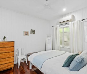 Fully furnished Queenslander with pool in the heart of freshwater - Photo 6