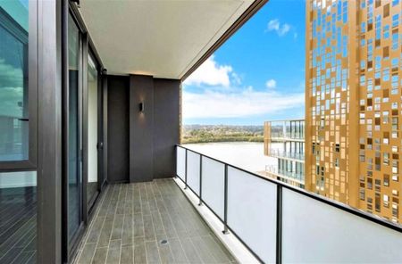 Nearly Brand New 2 Bedroom Apartment with water view - To be the first Inspection! - Photo 3